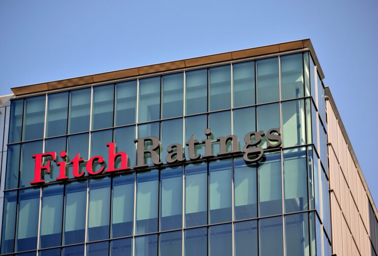 Fitch reconfirmă ratingul suveran al României și perspectiva stabilă