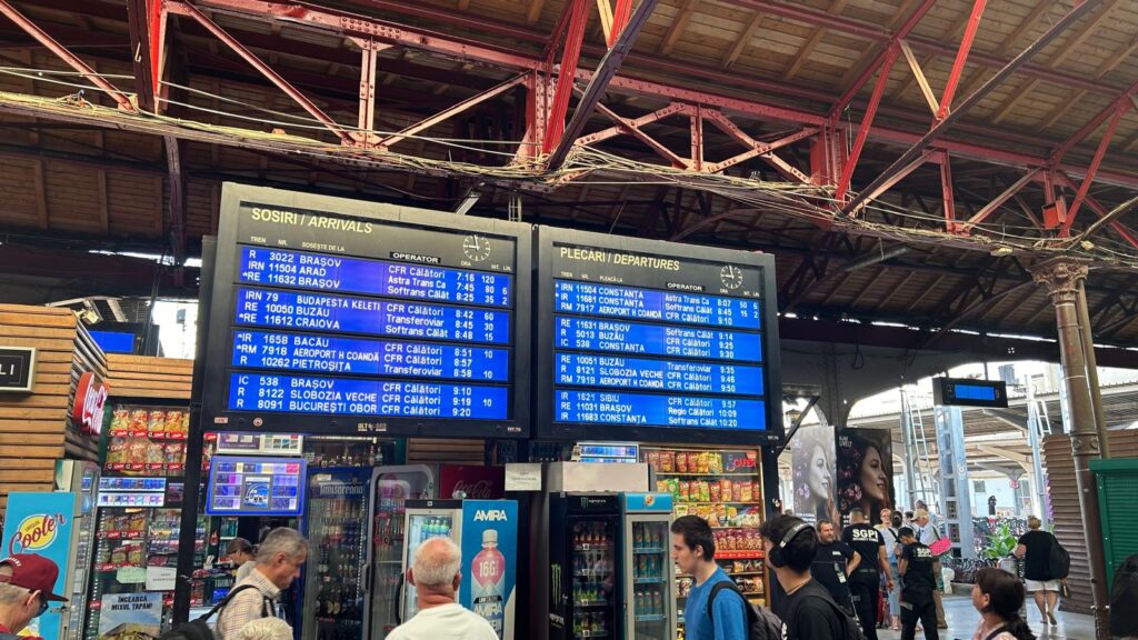 Întârzieri mari ale trenurilor care vin de la munte către Capitală