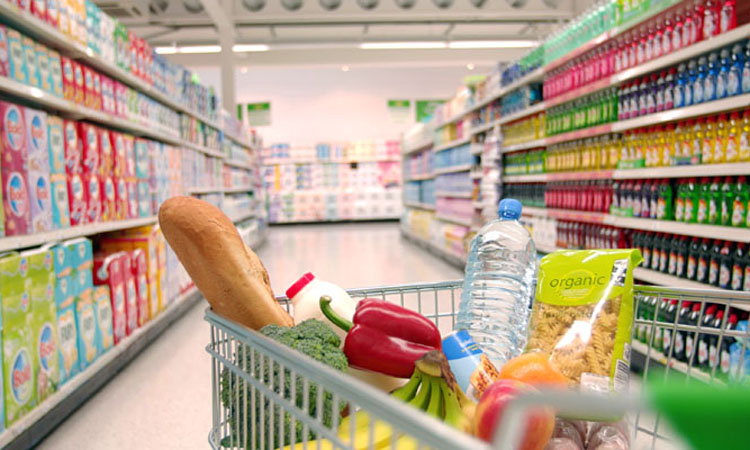 Marile magazine luptă contra românilor! Nu mai vor plafonarea prețurilor la alimente
