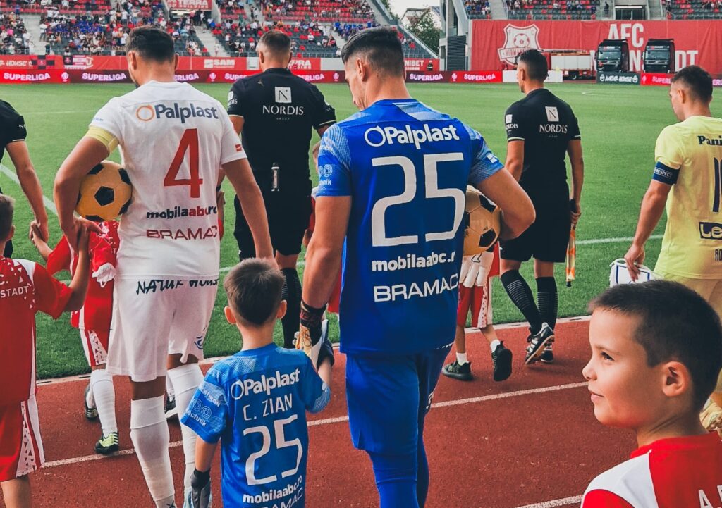 Ploaie de goluri la Sibiu! FC Hermannstadt a făcut scorul campionatului cu Poli Iași