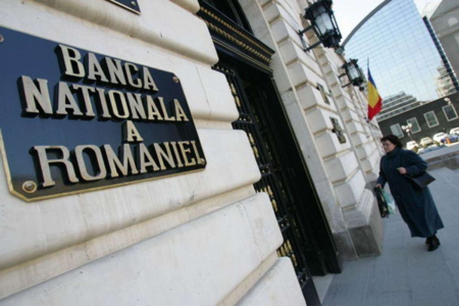 Deficitul de cont curent al României a crescut cu aproape 30% în primele opt luni din 2024