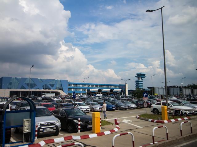 Se închide parcarea din faţa terminalului Plecări al Aeroportului Otopeni