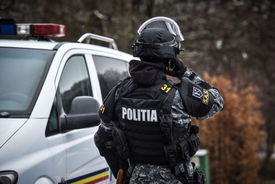 Operațiunea „Ghost Guns”. 131 de percheziții în șase județe. Printre cei vizați, Gheorghe Mustaţă și trapperul Andrei Mihalache