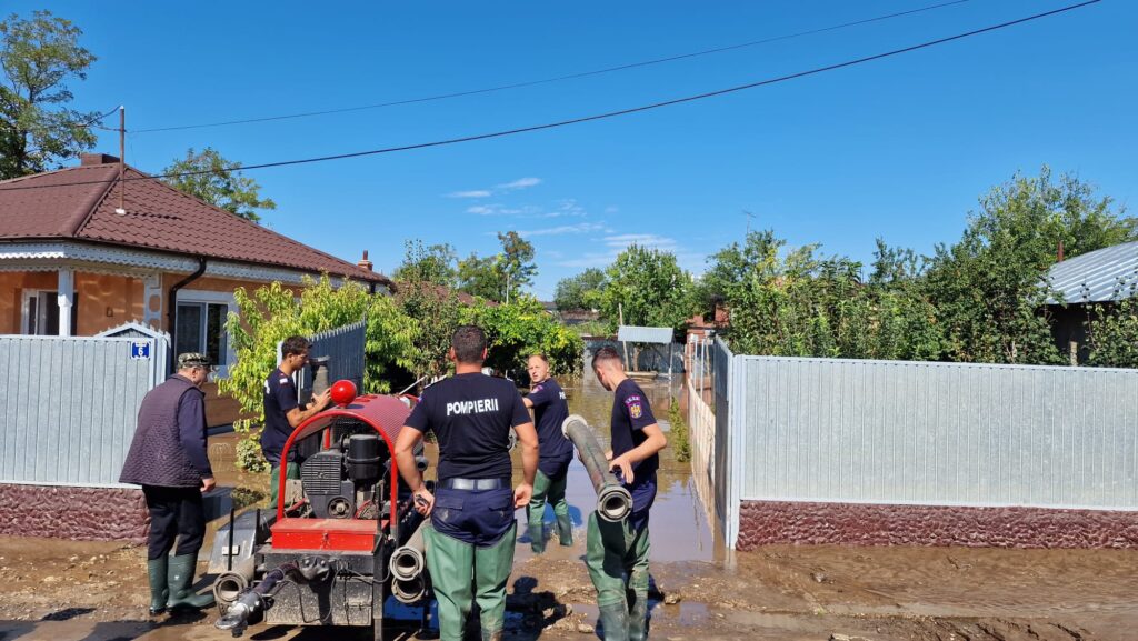 VIDEO. Aproape 1.000 de pompieri au fost dislocați în județul Galați