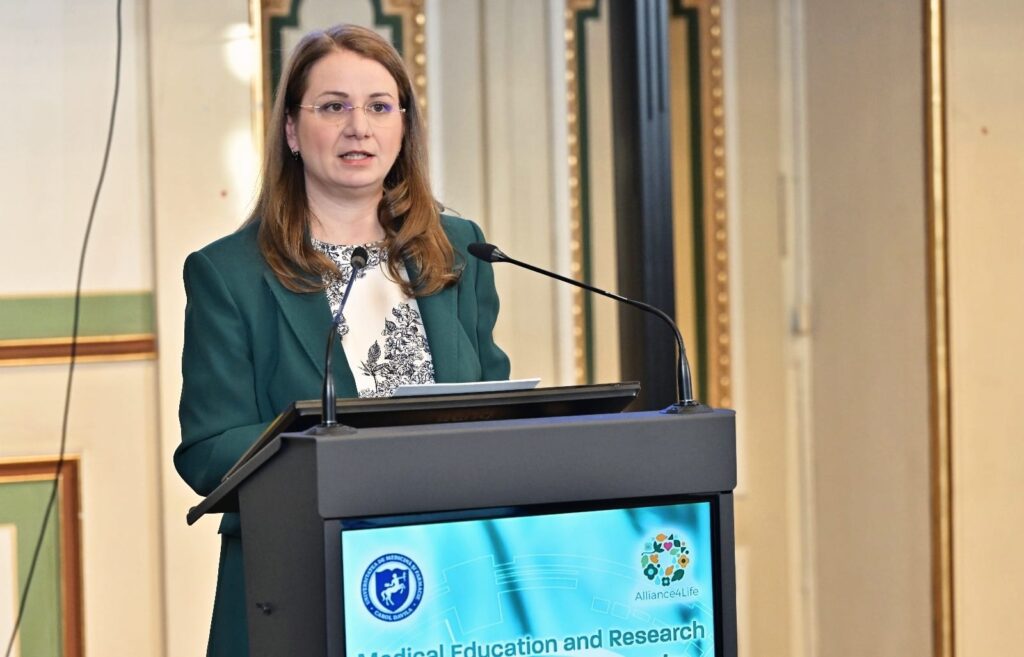 Soluția Ligiei Deca pentru reducerea supraaglomerării din unele unităţi de învăţământ