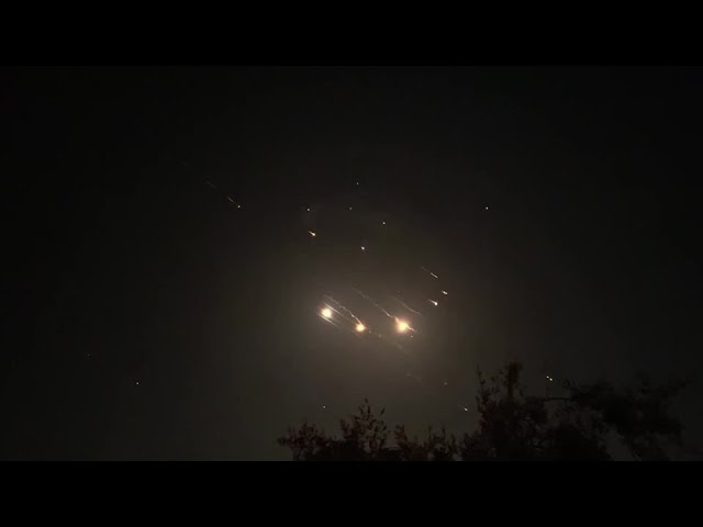 NEWS ALERT. Iranul atacă Israelul cu sute de rachete