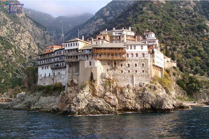 Români otrăviți cu ciuperci la Athos