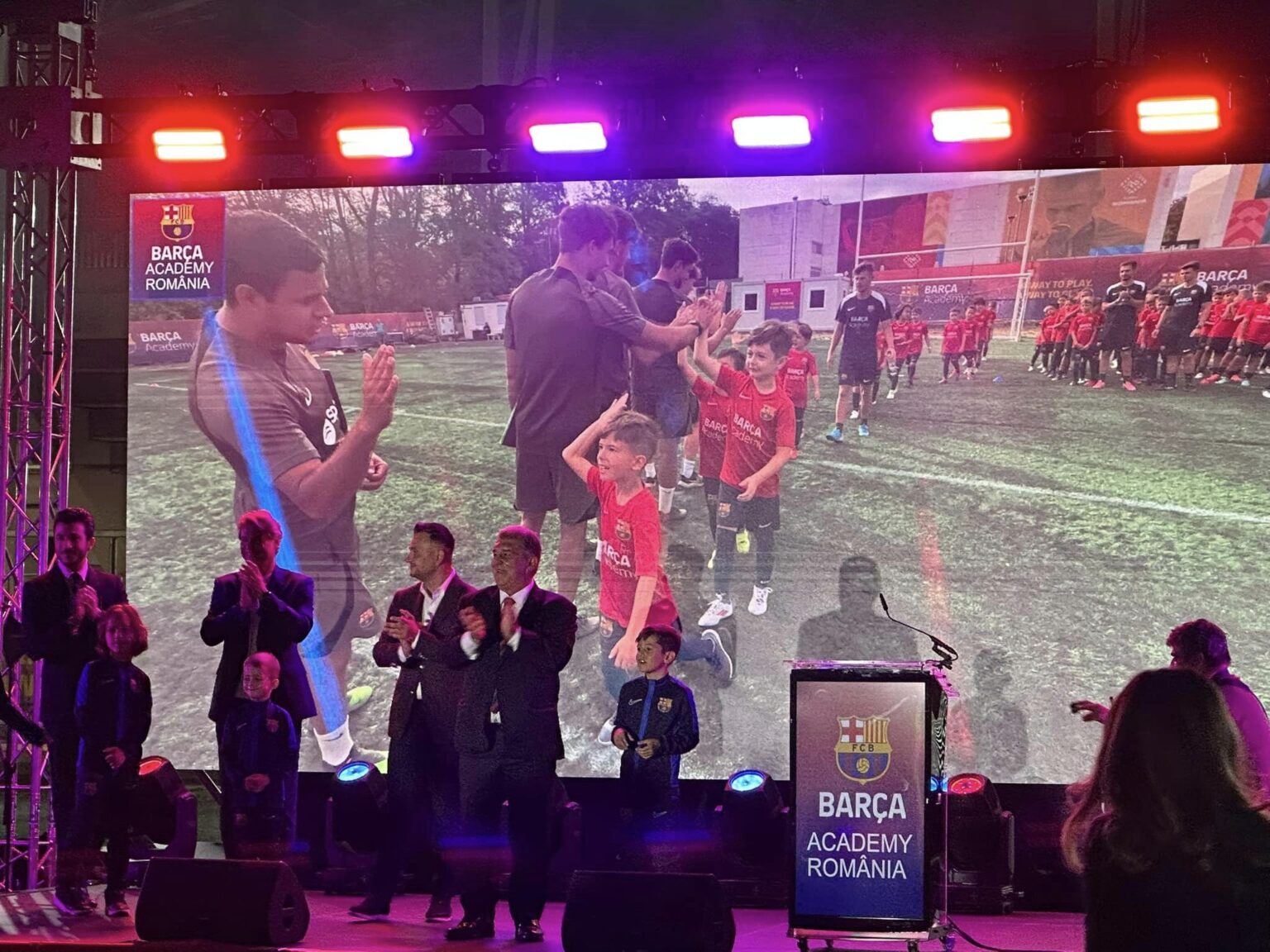 Joan Laporta, la București! Președintele Barcelonei a inaugurat academia clubului blaugrana în România