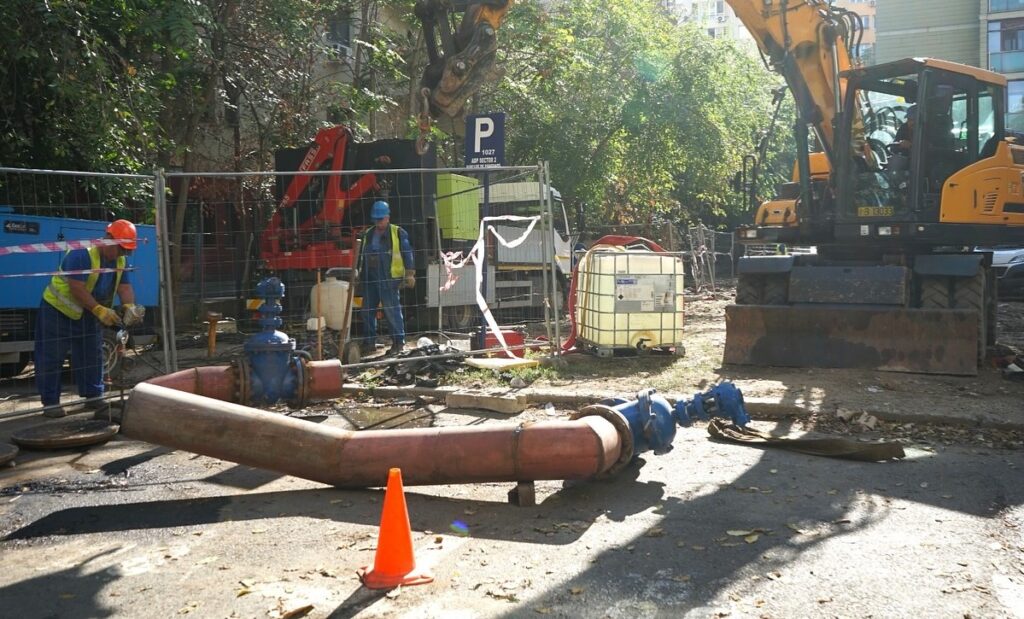 Lucrări la reţeaua de termoficare în mai multe zone din Sectoarele 3, 4 şi 6 ale Capitalei