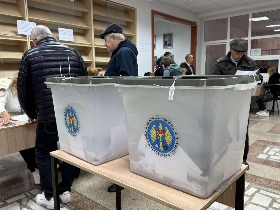 Alegeri prezidențiale peste Prut. Moldovenii își decid astăzi viitorul. Maia Sandu vs Alexandr Stoianoglo