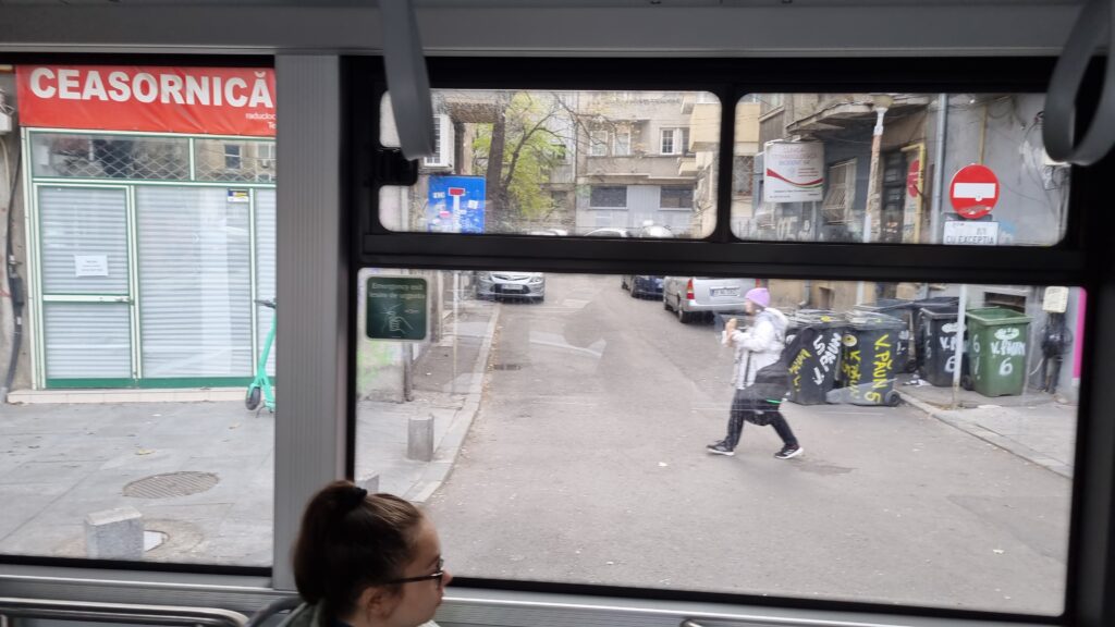 FOTO. Element de siguranță, lipsă pe toate troleibuzele Solaris cumpărate de Primăria Capitalei