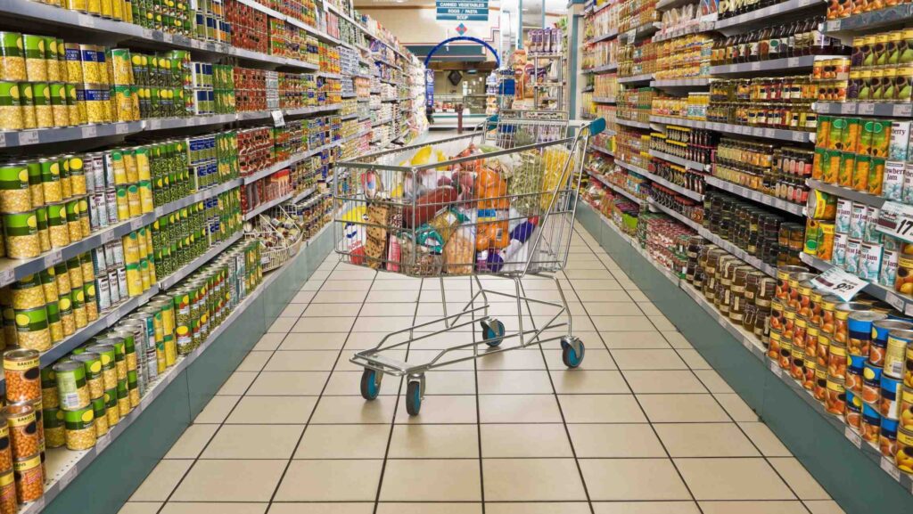 Controale ANSVSA în supermarketuri şi hipermarketuri! Au fost aplicate amenzi de peste 4 milioane de lei
