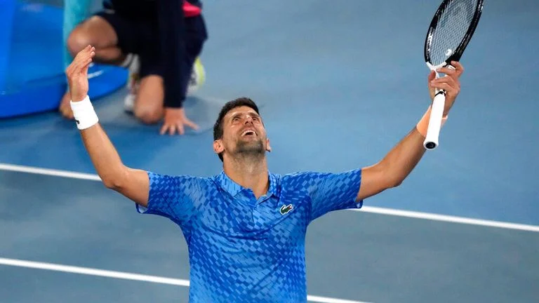 Novak Djokovic profită de retragerea lui Mensik și e în „sferturi” la Australian Open