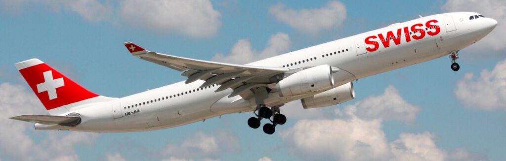 BREAKING NEWS: Fum la bordul unui avion care a decolat de pe Otopeni. Un membru al echipajului de bord a murit