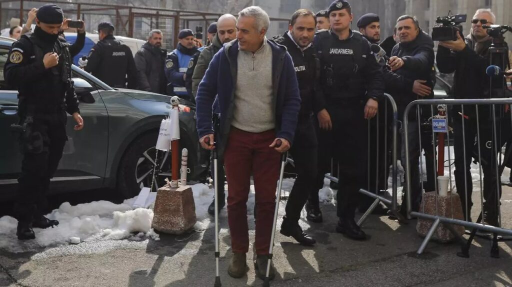 NEWS ALERT | Călin Georgescu, săltat de polițiști din trafic