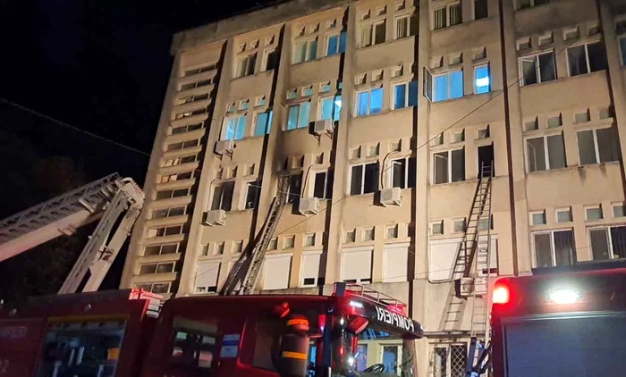 Două asistente de la Spitalul Județean de Urgență Piatra-Neamț, trimise în judecată pentru incendiul care a ucis nouă persoane