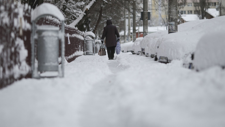 Prognoza meteo în București, pentru următoarele zile. Când se opresc ninsorile