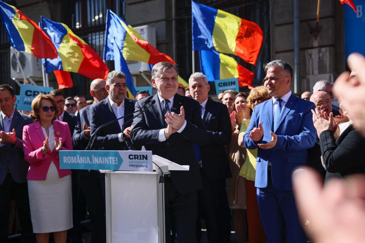 Crin Antonescu și-a depus candidatura. Ce declarații a dat
