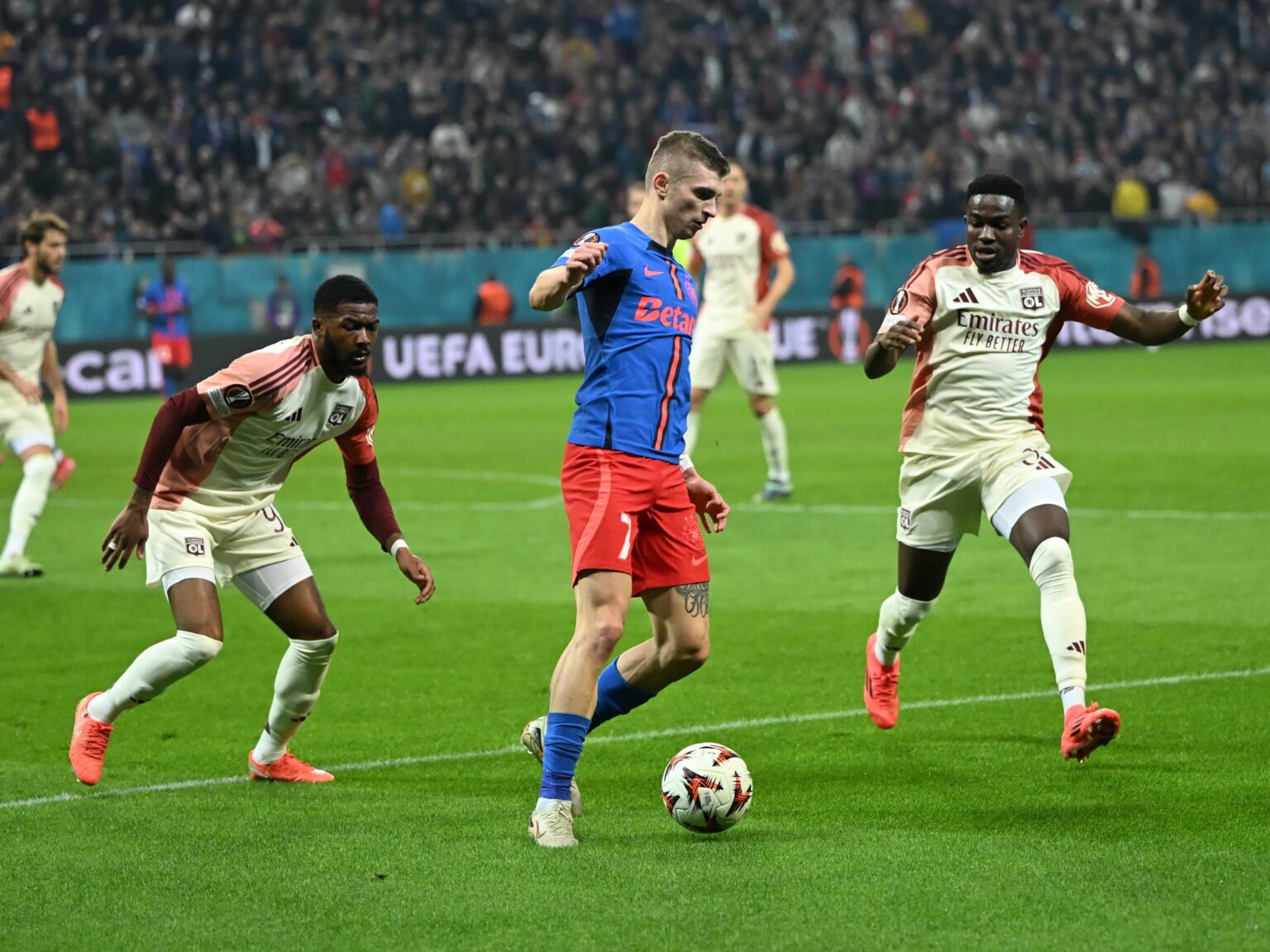 FCSB – Lyon 1-3. Campioana României, răpusă pe final de „dubla” lui Fofana