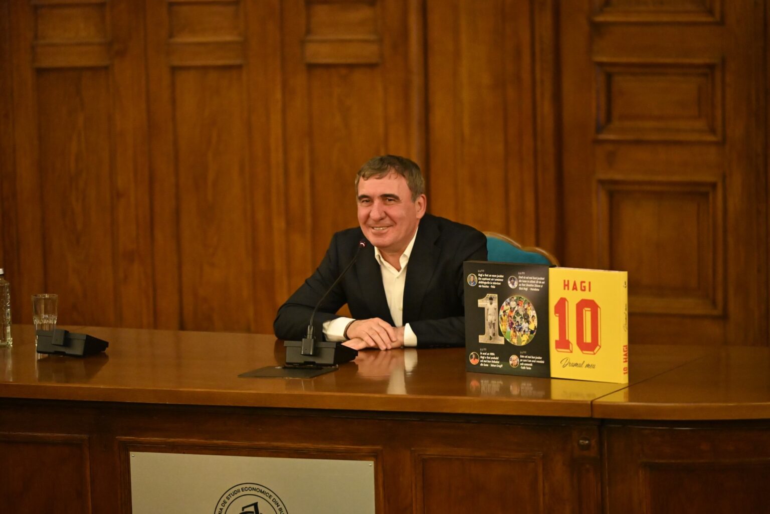 Gheorghe Hagi și-a lansat autobiografia. Ce a declarat „Regele”