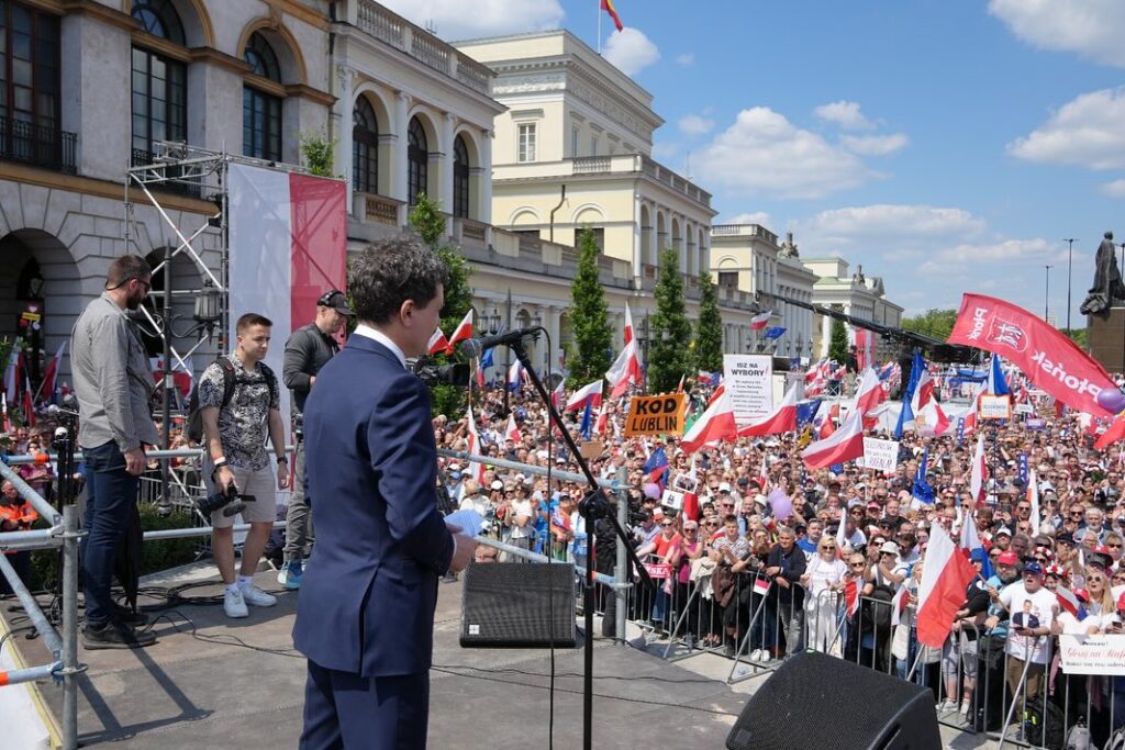 Nicușor Dan, în Polonia, la mitingul candidatului pro-european. Ce mesaj a transmis