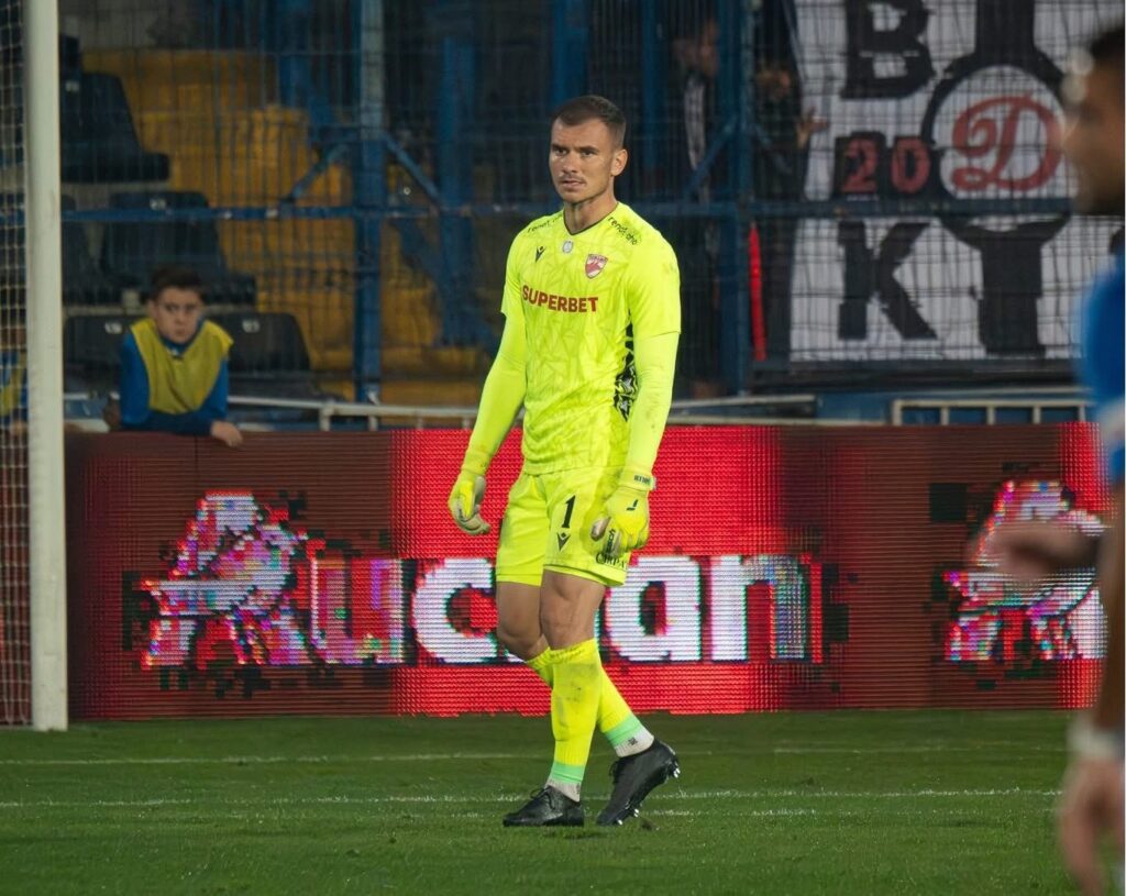 Dinamo l-a pus pe liber pe Adnan Golubovic