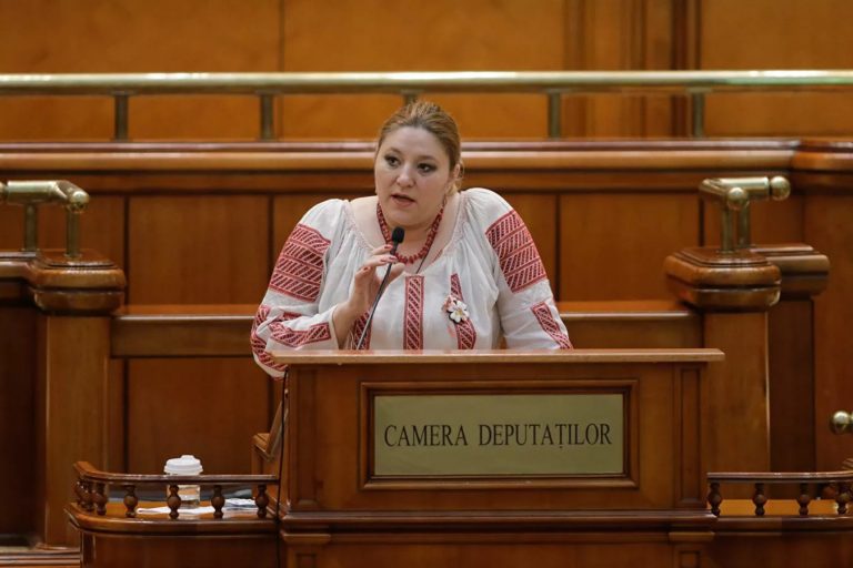 Patru deputați aleși pe listele SOS au trecut la PSD