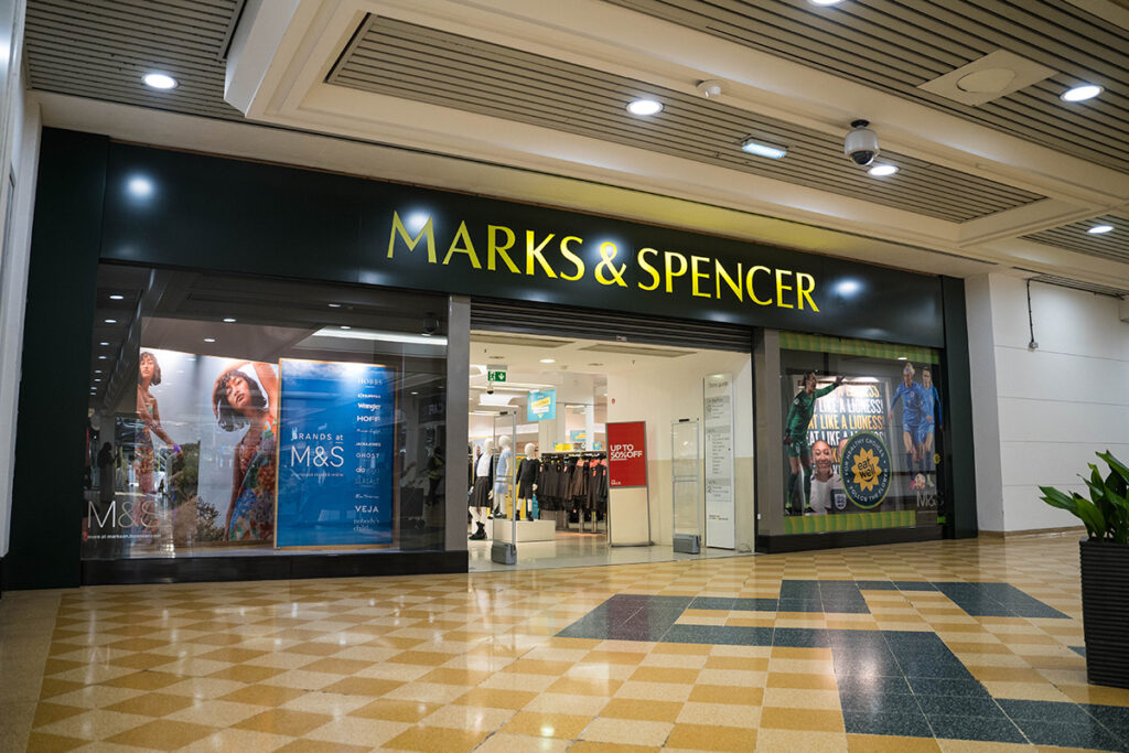 Patru adolescenți au pus “pe butuci” sistemele IT ale celor mai importanți retaileri din Marea Britanie