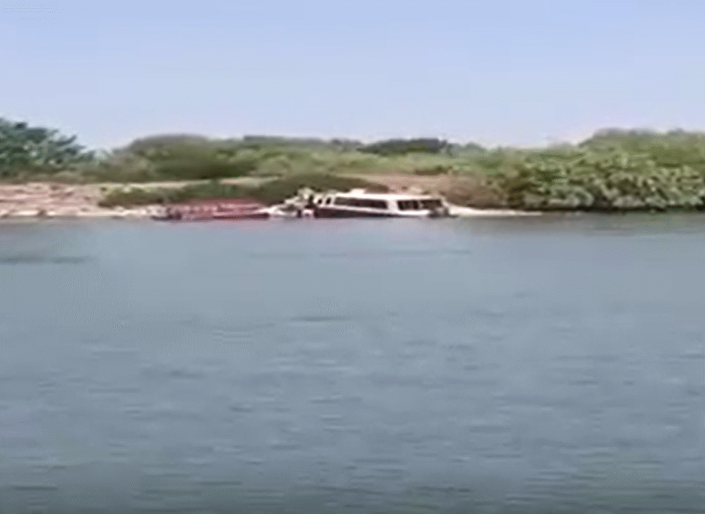 Accident naval pe Dunăre. Cinci persoane au fost rănite, dintre care doi copii