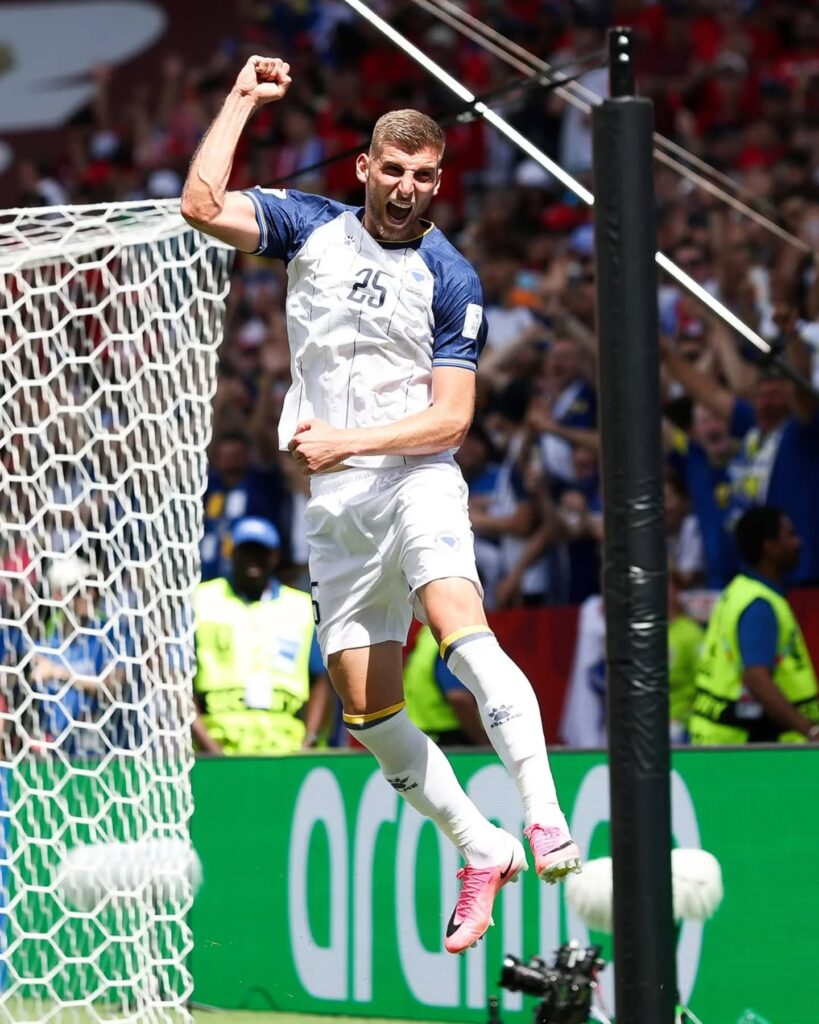 Primul fotbalist din Superliga României care a marcat la Cupa Mondială. S-a pus capăt unei secete de 36 de ani
