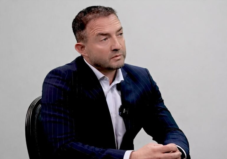 UPDATE: Costaș: “Am refuzat formal mandatul care falimenta TAROM”. Directorul TAROM, Bogdan Costaș, a fost demis